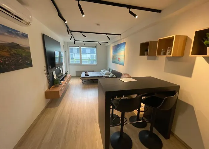 Chill & Relax Апартаменты *